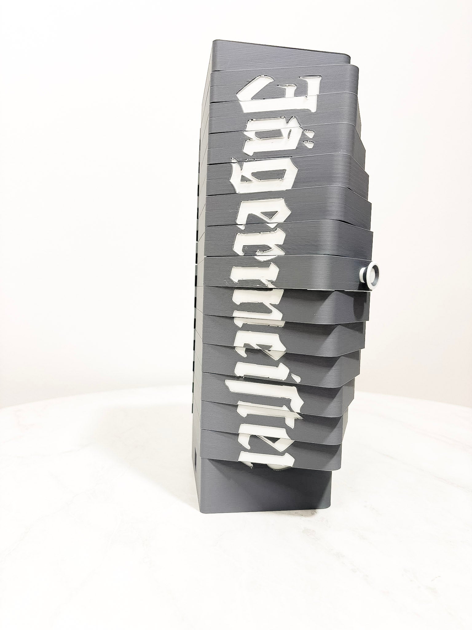 Premium Geschenkbox für Jägermeister – optional mit Beleuchtung & Personalisierung