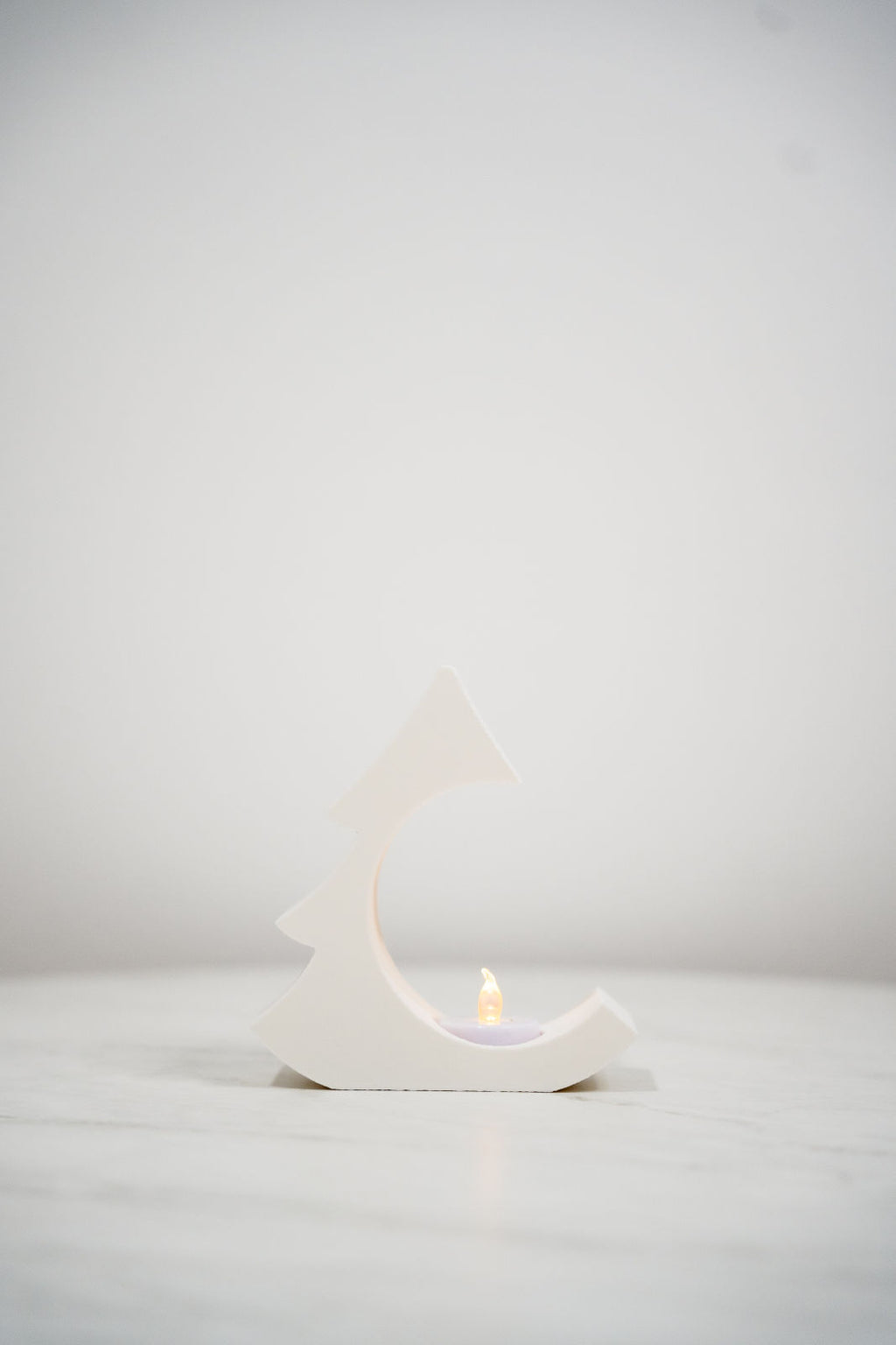 Modernes Weihnachtsbaum-Teelichthalter – inkl. LED-Teelichter