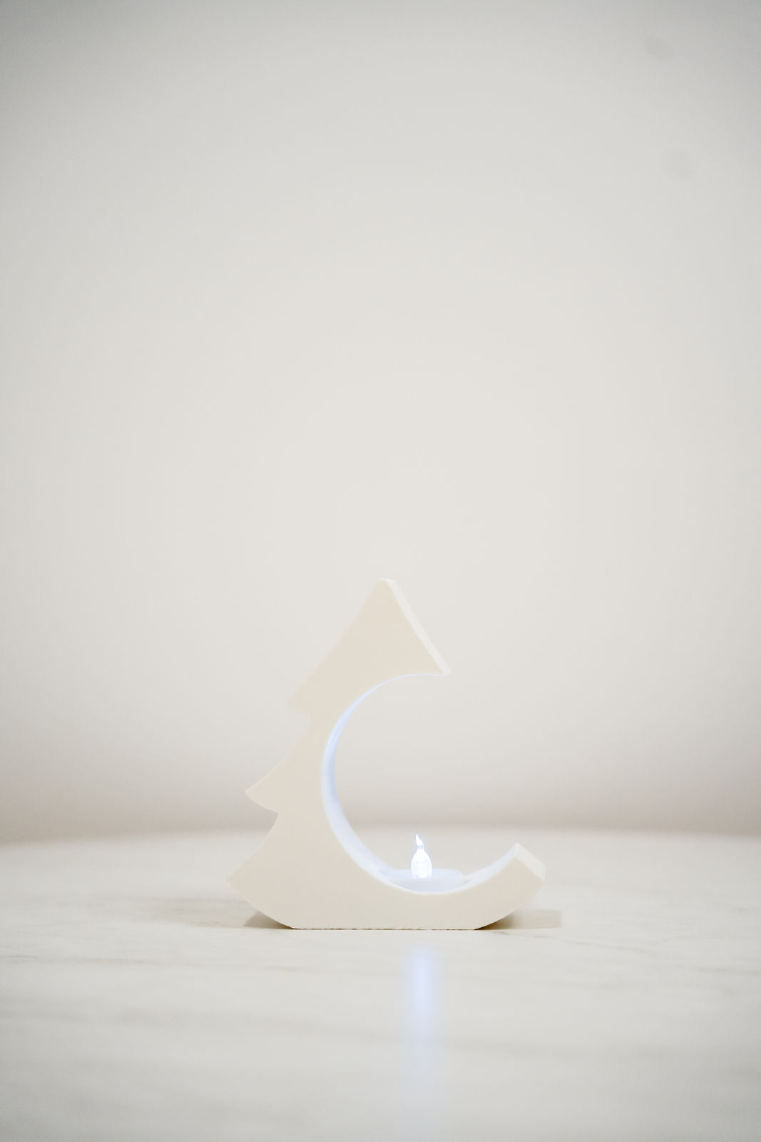 Modernes Weihnachtsbaum-Teelichthalter – inkl. LED-Teelichter