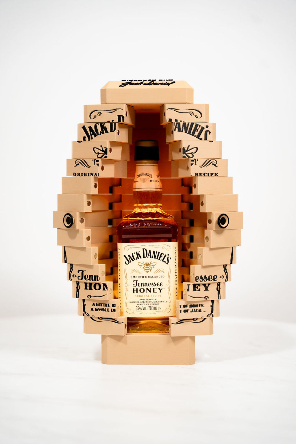 Premium Geschenkbox für Jack Daniel's Honey – optional mit Beleuchtung & Personalisierung