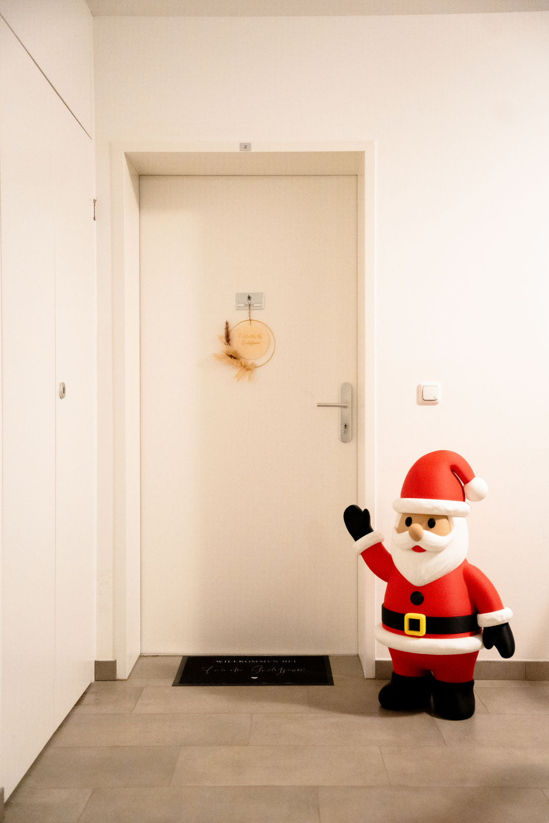 Weihnachtsmann Dekofigur – Für Innen & Außen